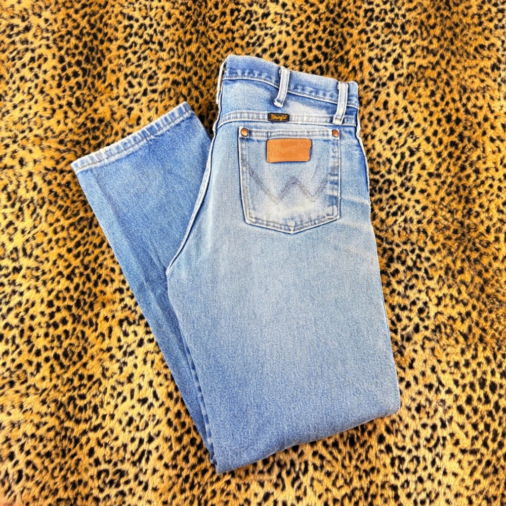 Vintage Wrangler Cowboy Cut 13MWZ Light Wash Distressed Jeans Size 32x31